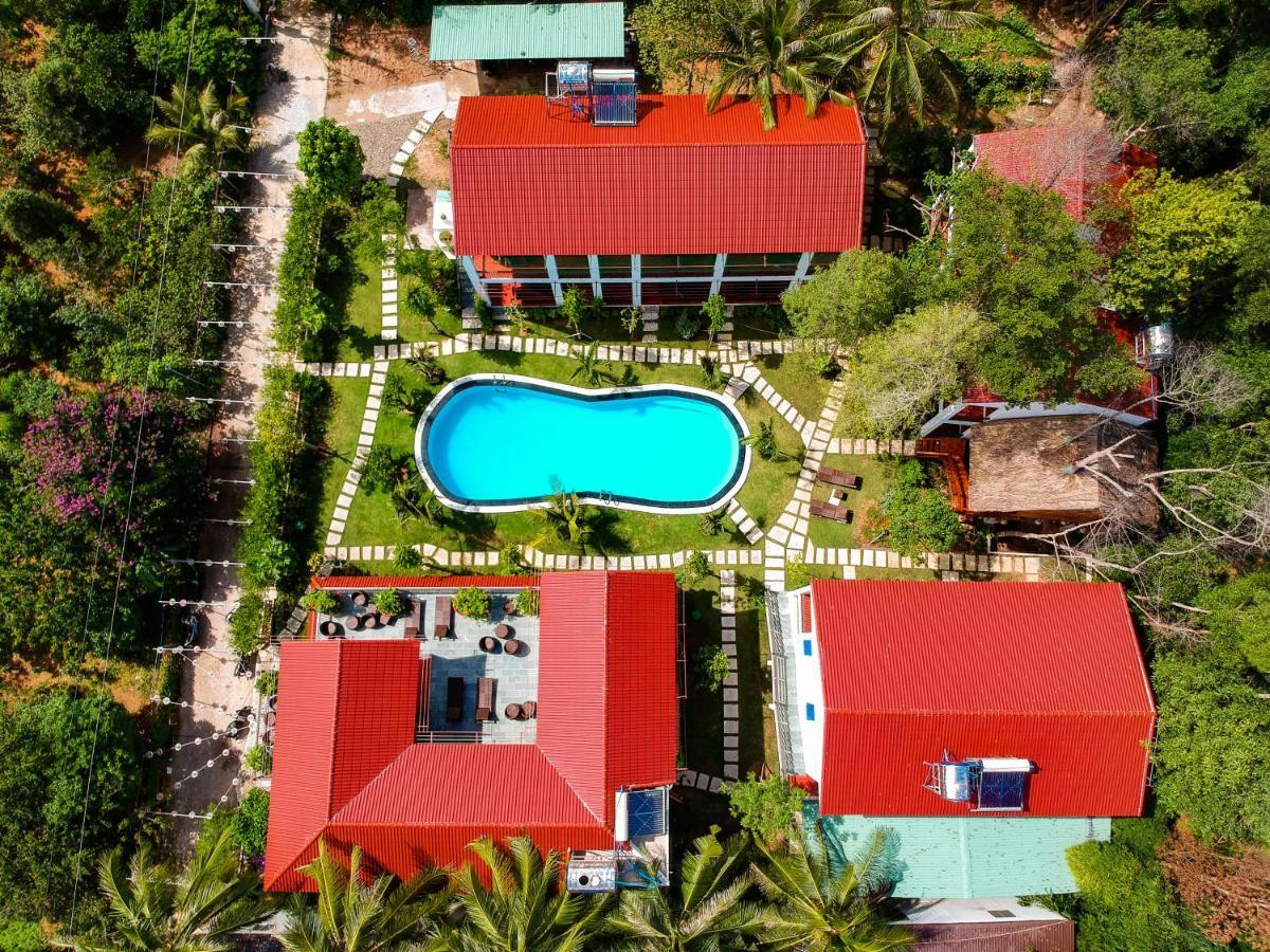 Caesar Phu Quoc Hotel Bagian luar foto